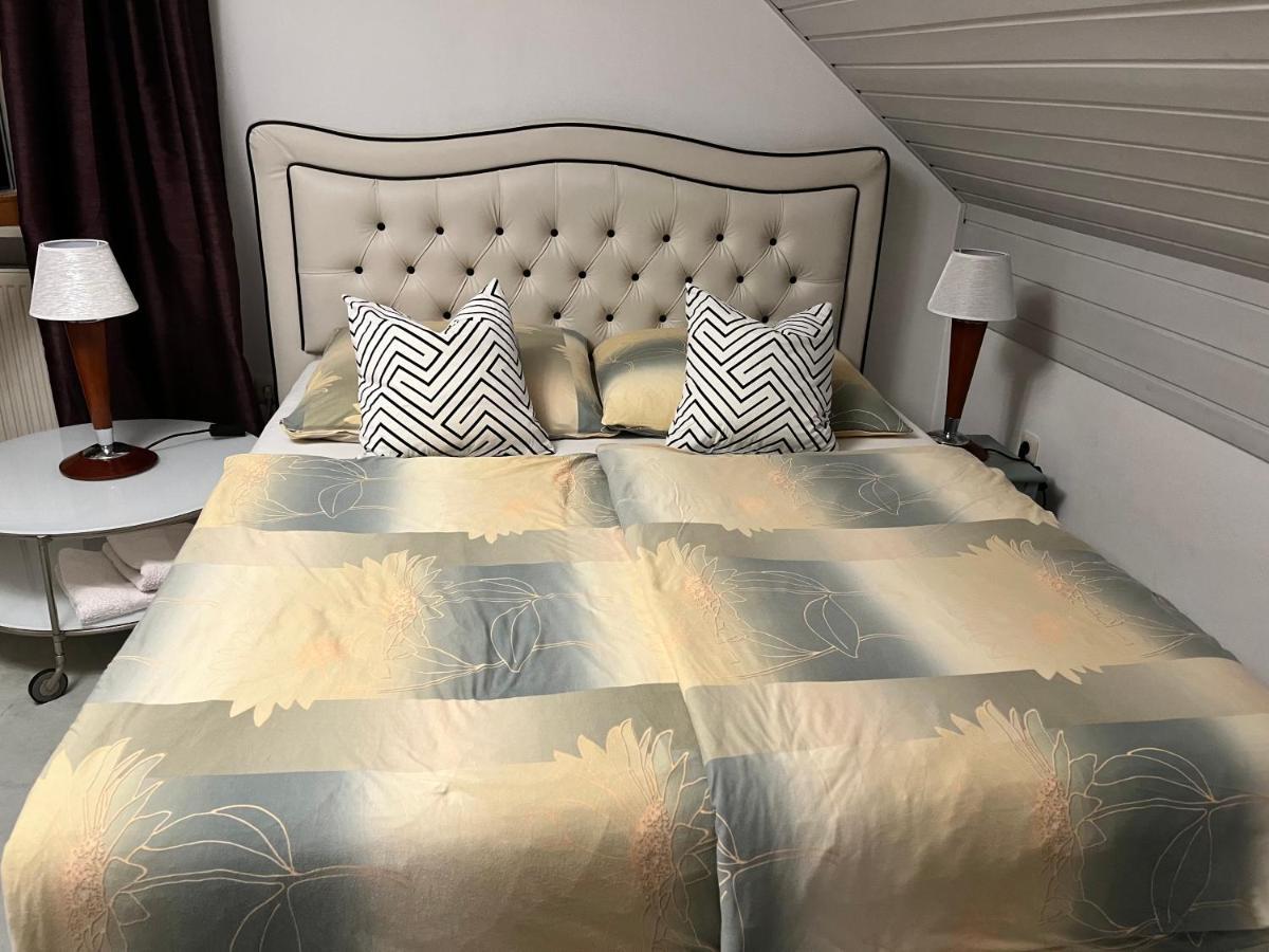 Zimmer Zum Wohlfuehlen Eching  Buitenkant foto